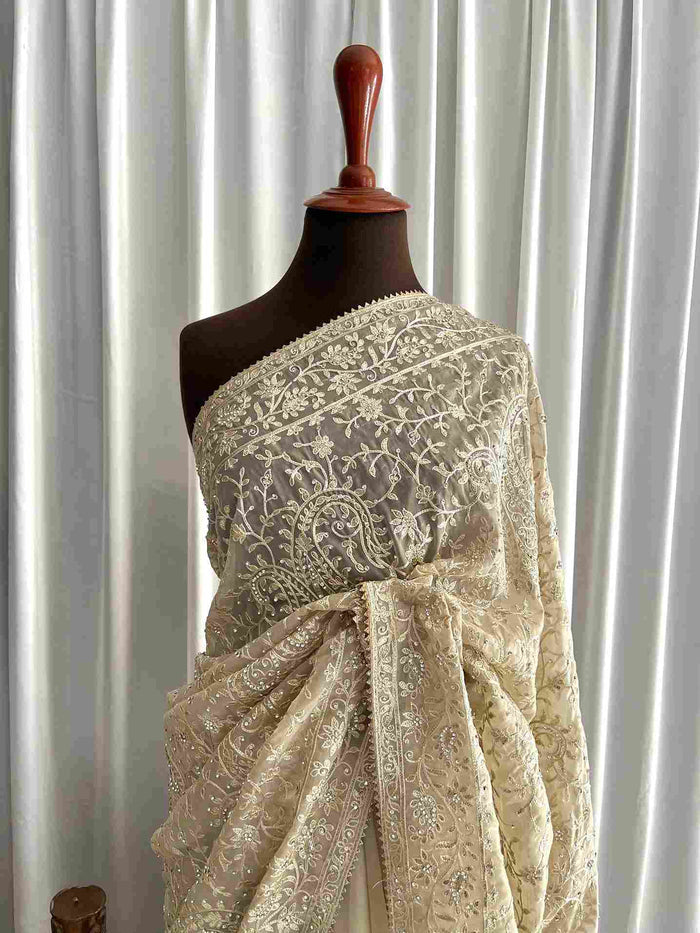 Aari Kashmiri Work: Kaira