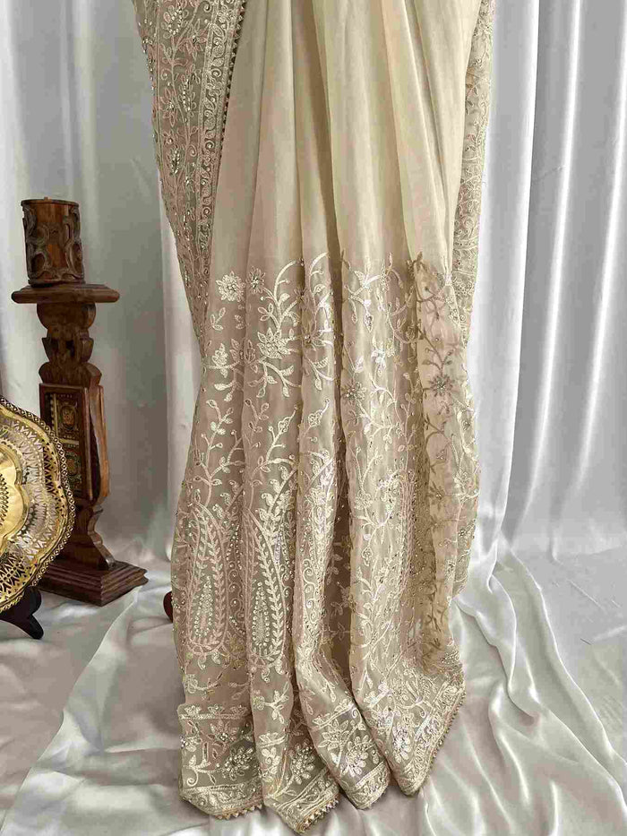 Aari Kashmiri Work: Kaira