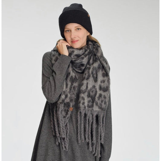 CC Brand Woven Grey Leopard Print Oblong Scarf*VERY SOFT! Cozy and long