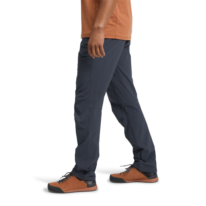 Carbon ~ Model is 5' 11" | Waist 33" | Size Medium/32
