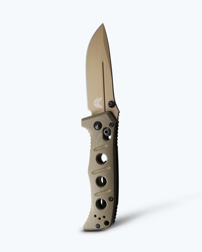 Main product image showing the knife vertically tip up