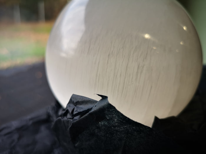 Earthstore® PURE SELENITE SPHERE- 120mm 2.2Kg (2200gms) Satin Spar