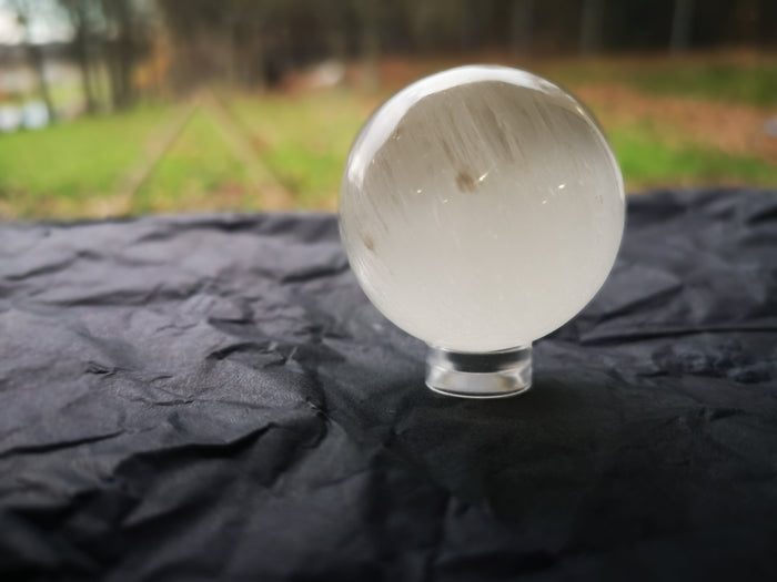 Earthstore® PURE SELENITE SPHERE- 40-45mm (85gms) Satin Spar