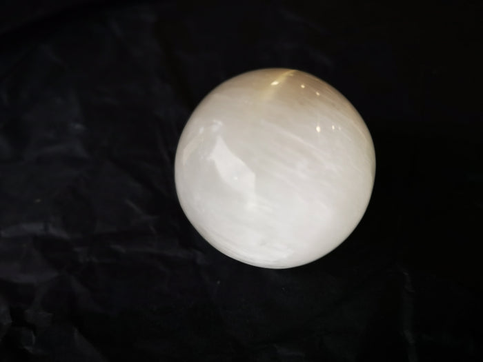 Earthstore® PURE SELENITE SPHERE- 40-45mm (85gms) Satin Spar