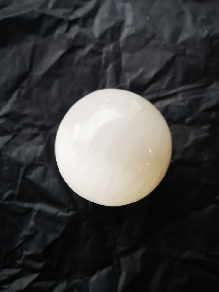 Earthstore® PURE SELENITE SPHERE- 40-45mm (85gms) Satin Spar