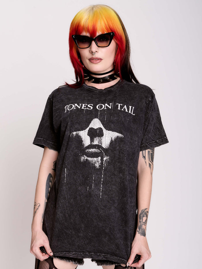 TONES AND TAIL FACE T-SHIRT