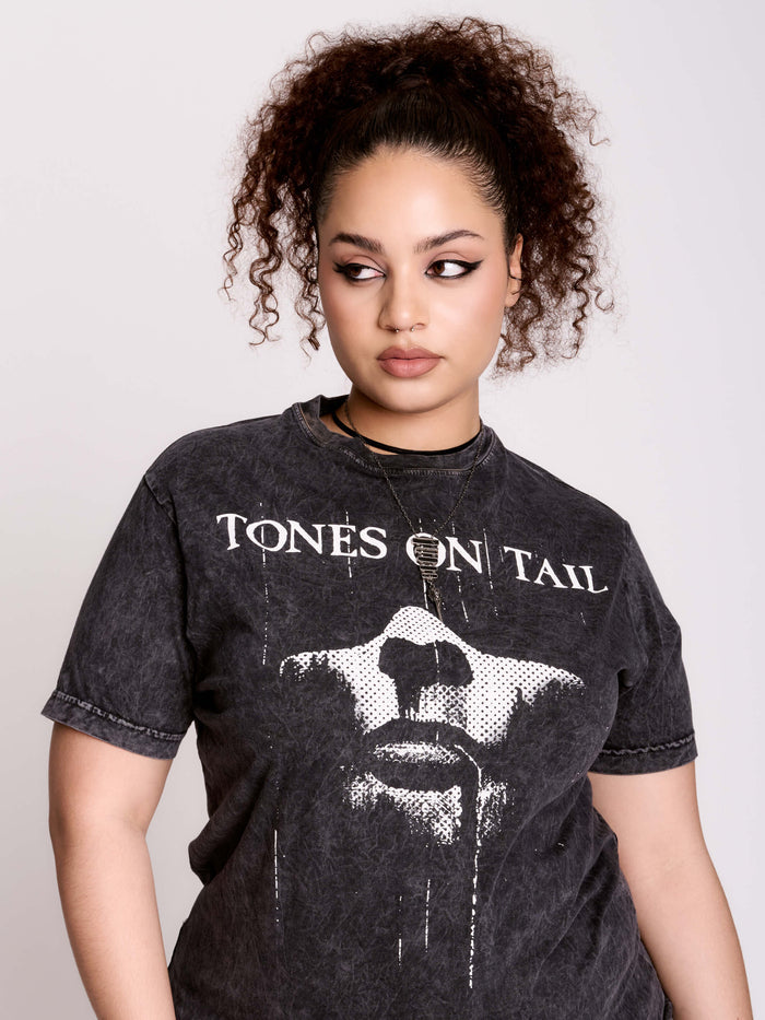 TONES AND TAIL FACE T-SHIRT