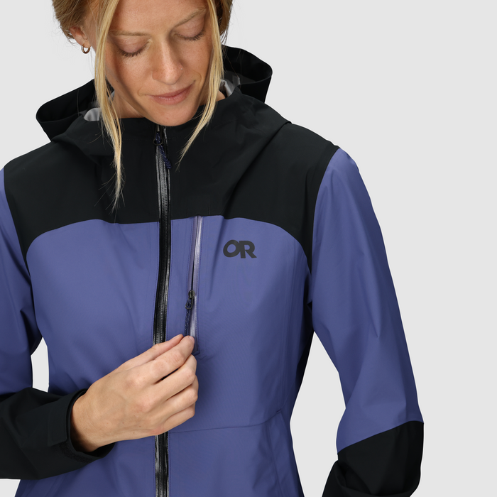 Galactic/Black | B10 :: Exterior Chest Pocket / Quickly access your phone, snacks, and other stored valuables in this quick-zip pocket.